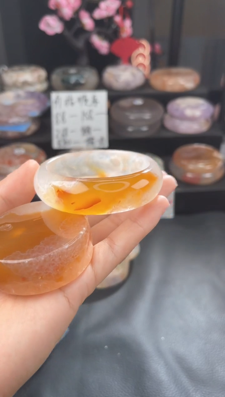 【闪购商品】石英质玉手镯未镶嵌55