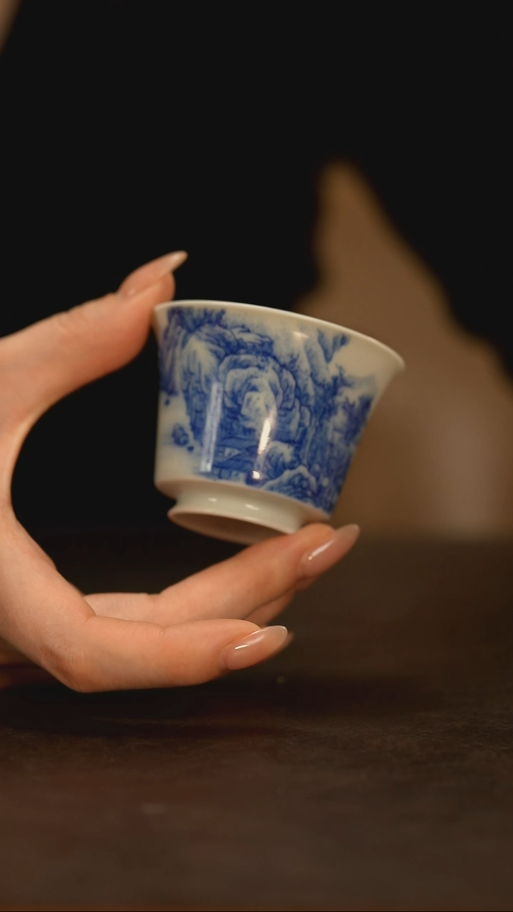 【闪购商品】瓷片占春生          