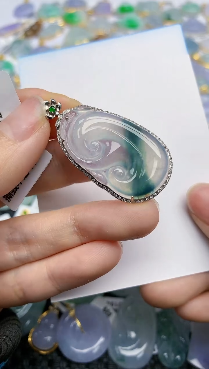 翡翠18K金镶嵌挂件天然翡翠A货