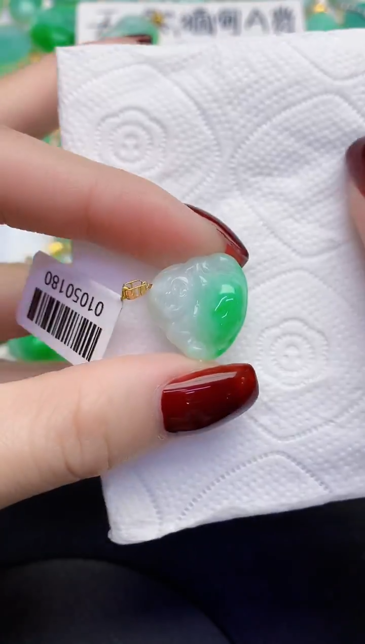 颈饰18K金镶嵌翡翠缅甸天然翡翠A货