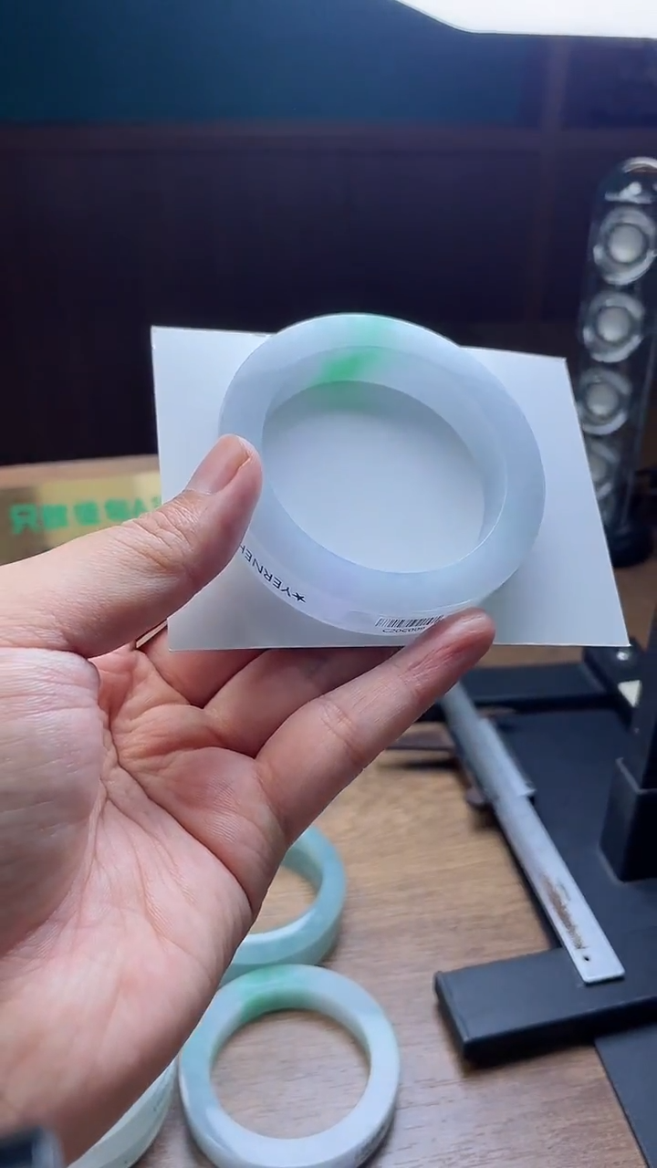 未镶嵌手镯定制翡翠白****梅定制