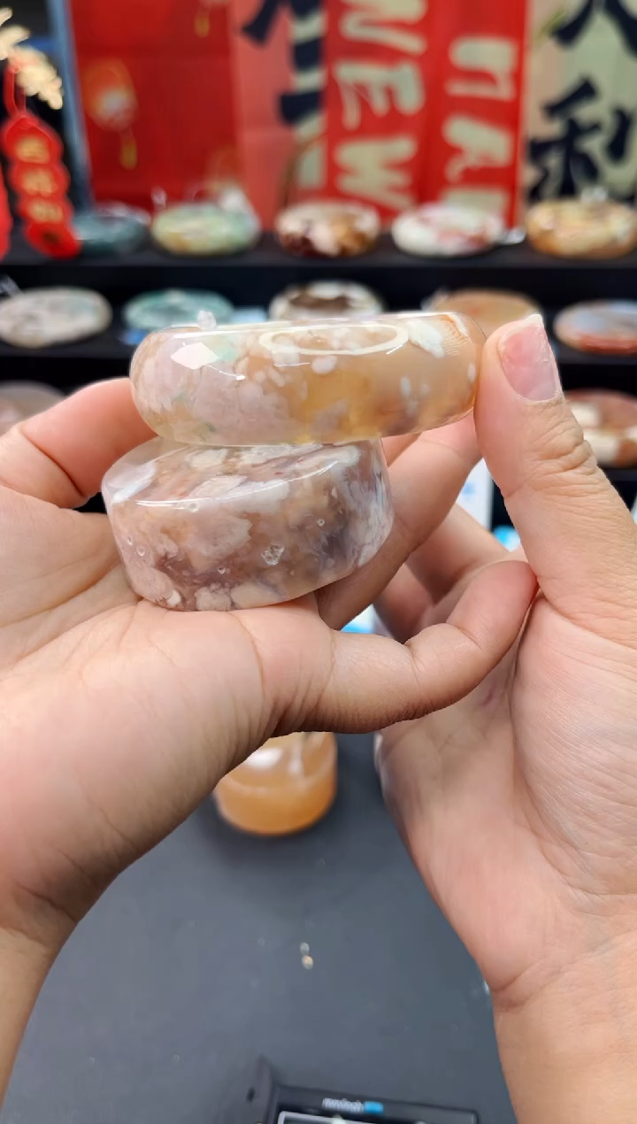 【闪购商品】石英质玉手镯未镶嵌赠送镯心（55圈口）