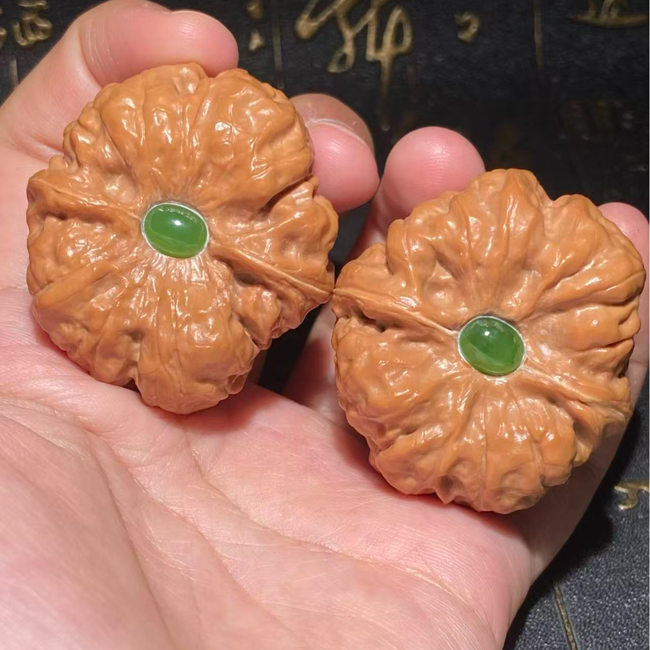 文玩核桃把件镶玉蛤蟆头边40肚44高31