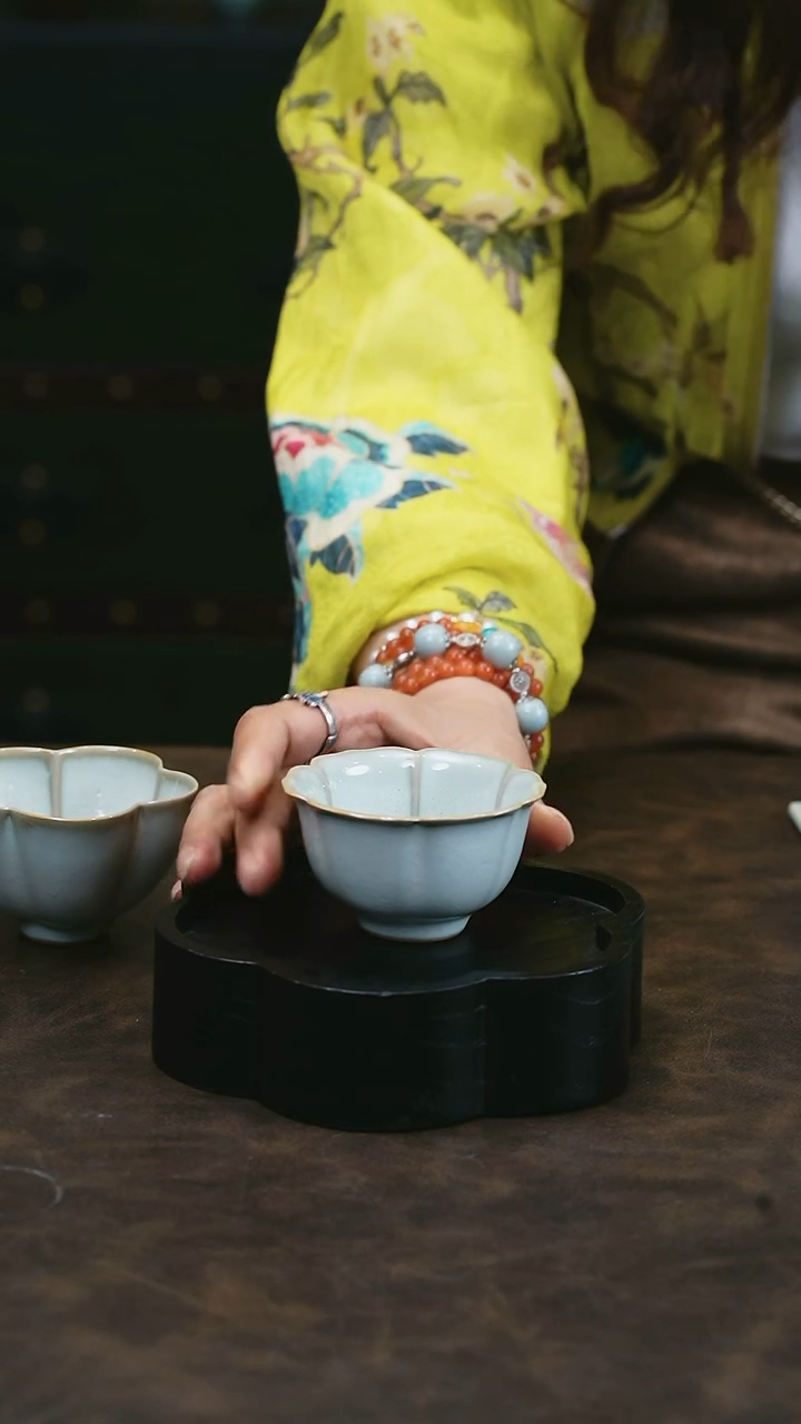 【闪购商品】W宝丰宋官窑原产地仿古釉汝瓷月白花口杯