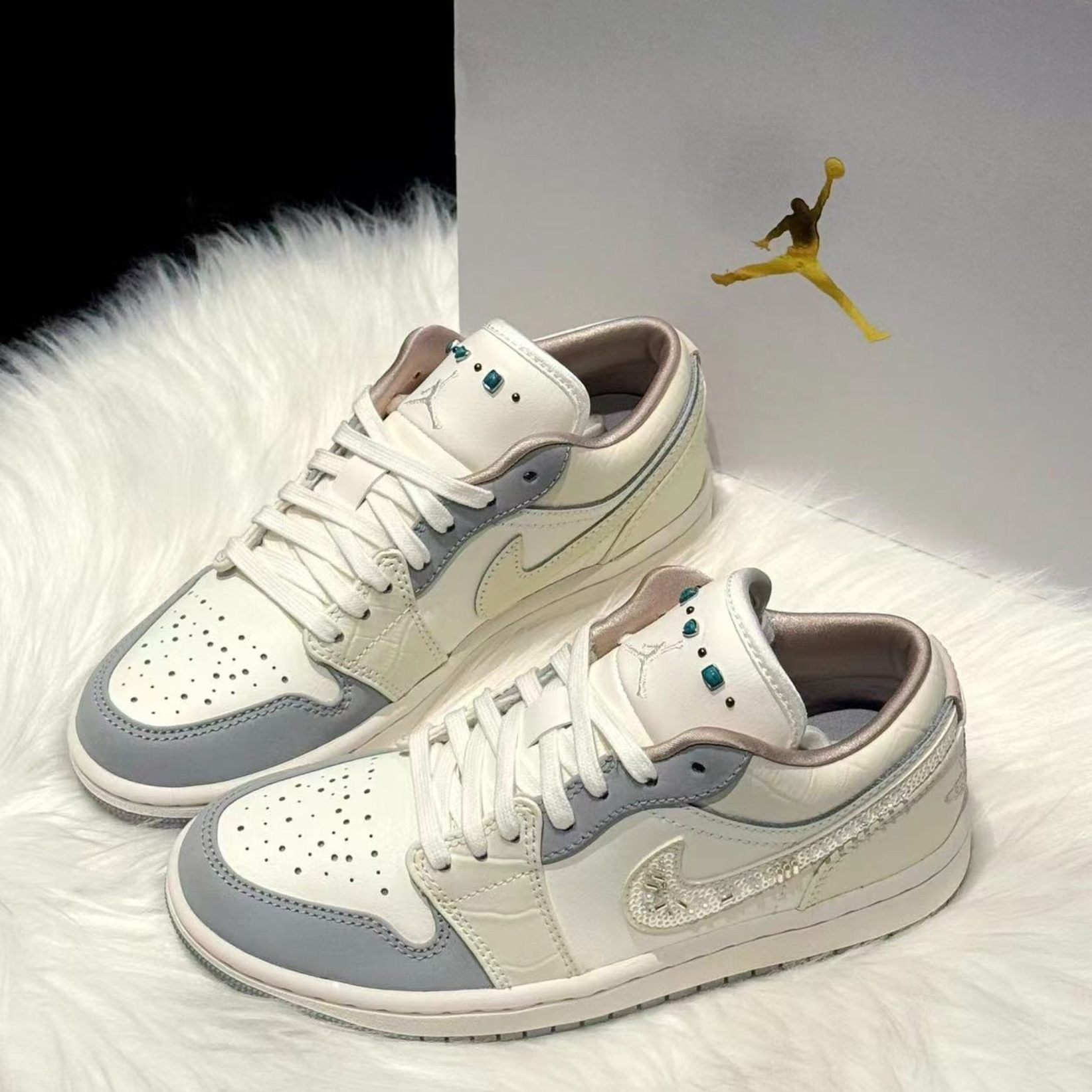 NIKE/耐克官方正品女子AJ1 休闲鞋IH7323100