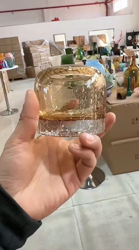 【闪购商品】玻璃琥珀并列烛台