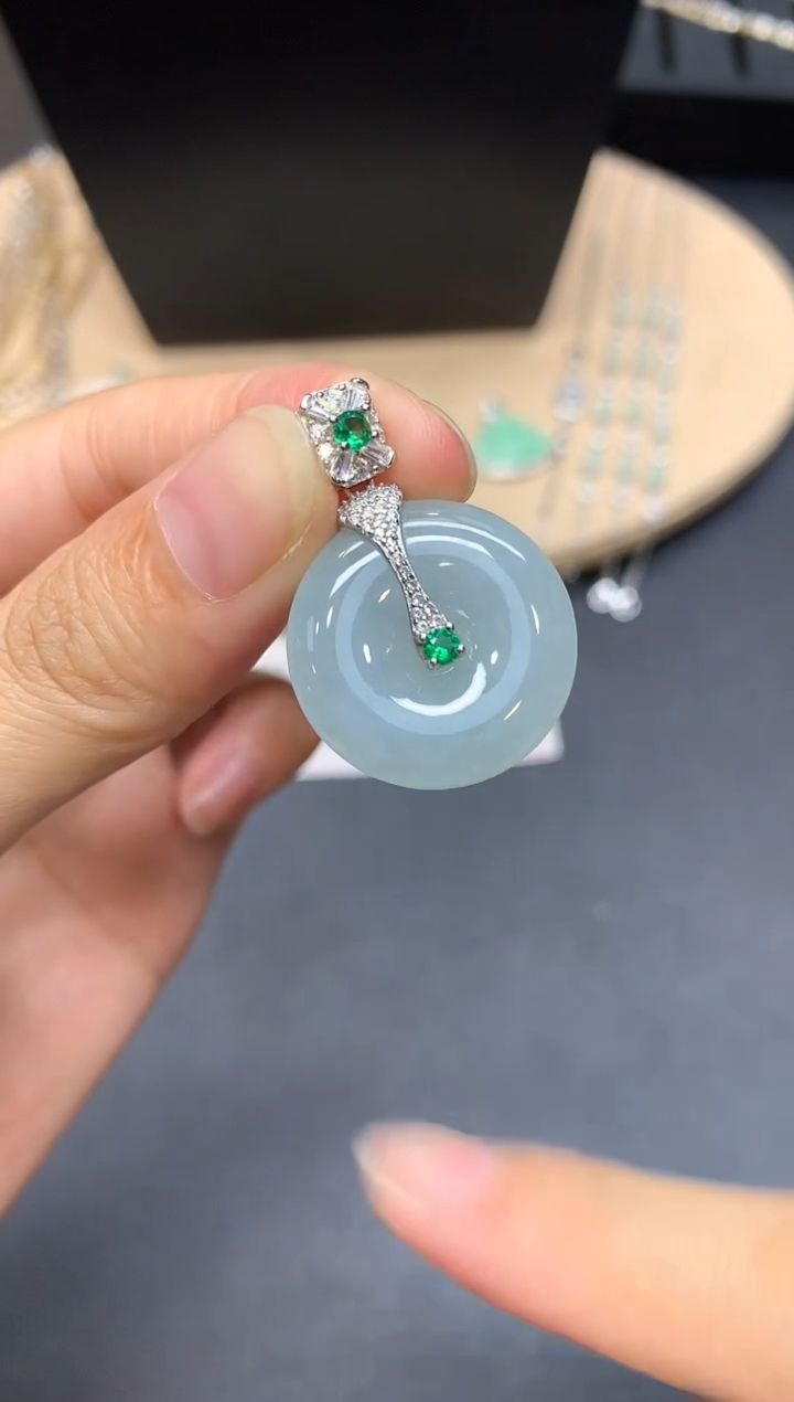 【闪购商品】翡翠吊坠(不含链)银S925镶嵌平安扣【多样性发其一】
