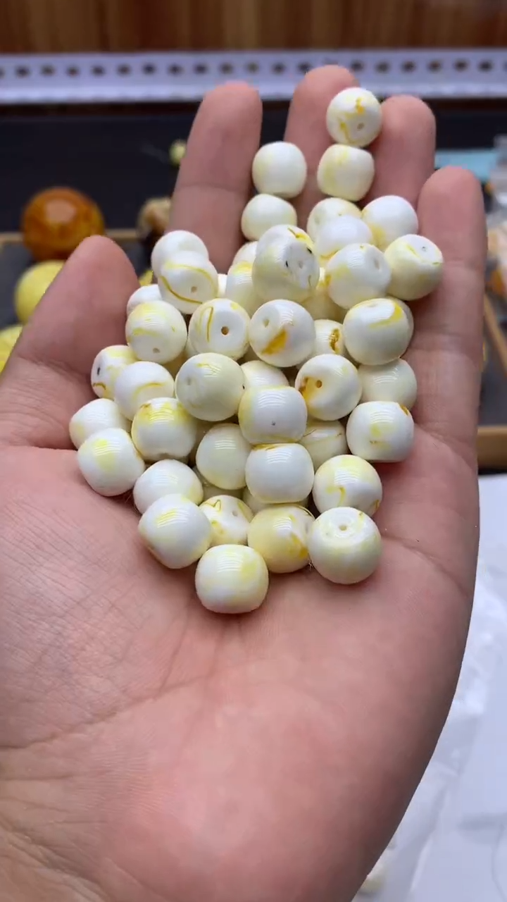 D121.瓷白12毫米老型珠