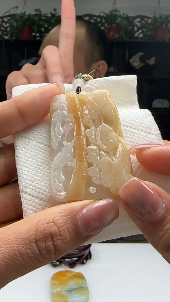【闪购商品】翡翠颈饰未镶嵌天然翡翠A货吊坠
