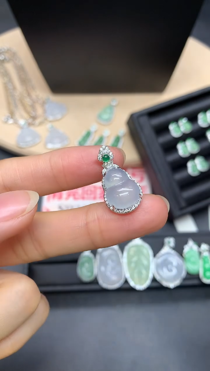 【闪购商品】翡翠吊坠(不含链)银S925镶嵌葫芦【多样性发其一】
