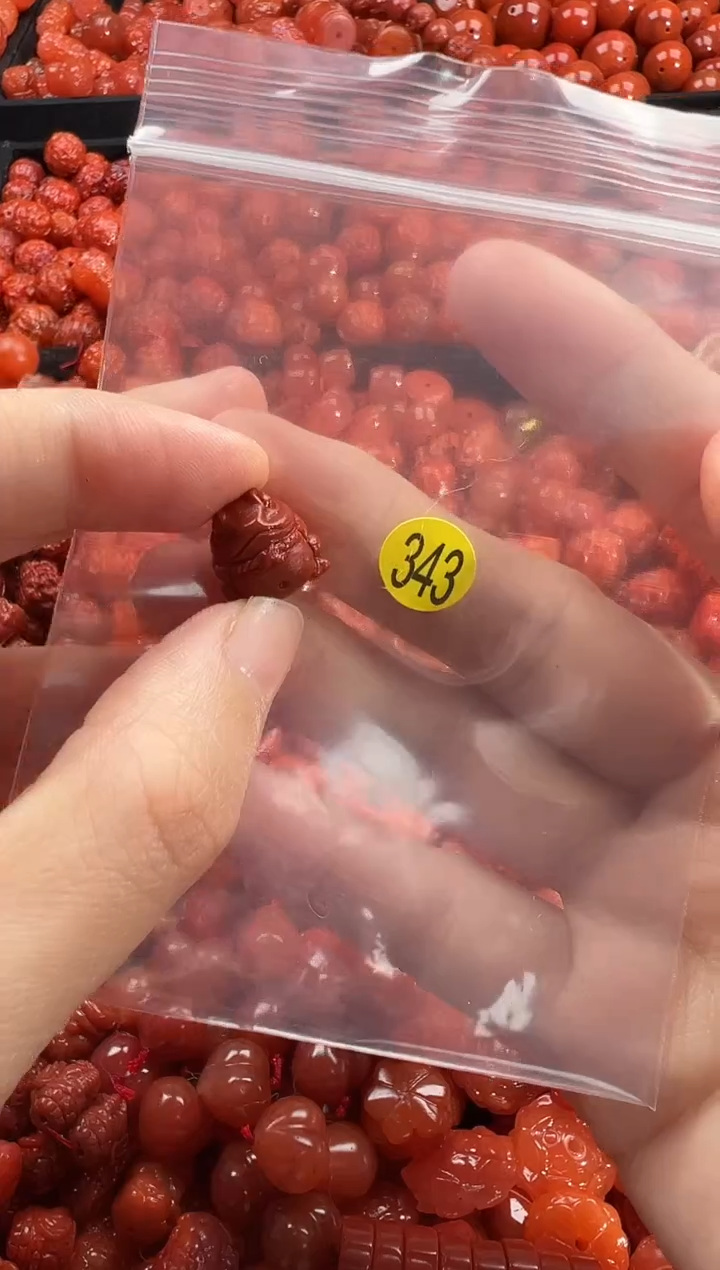 颈饰未镶嵌南红玛瑙1