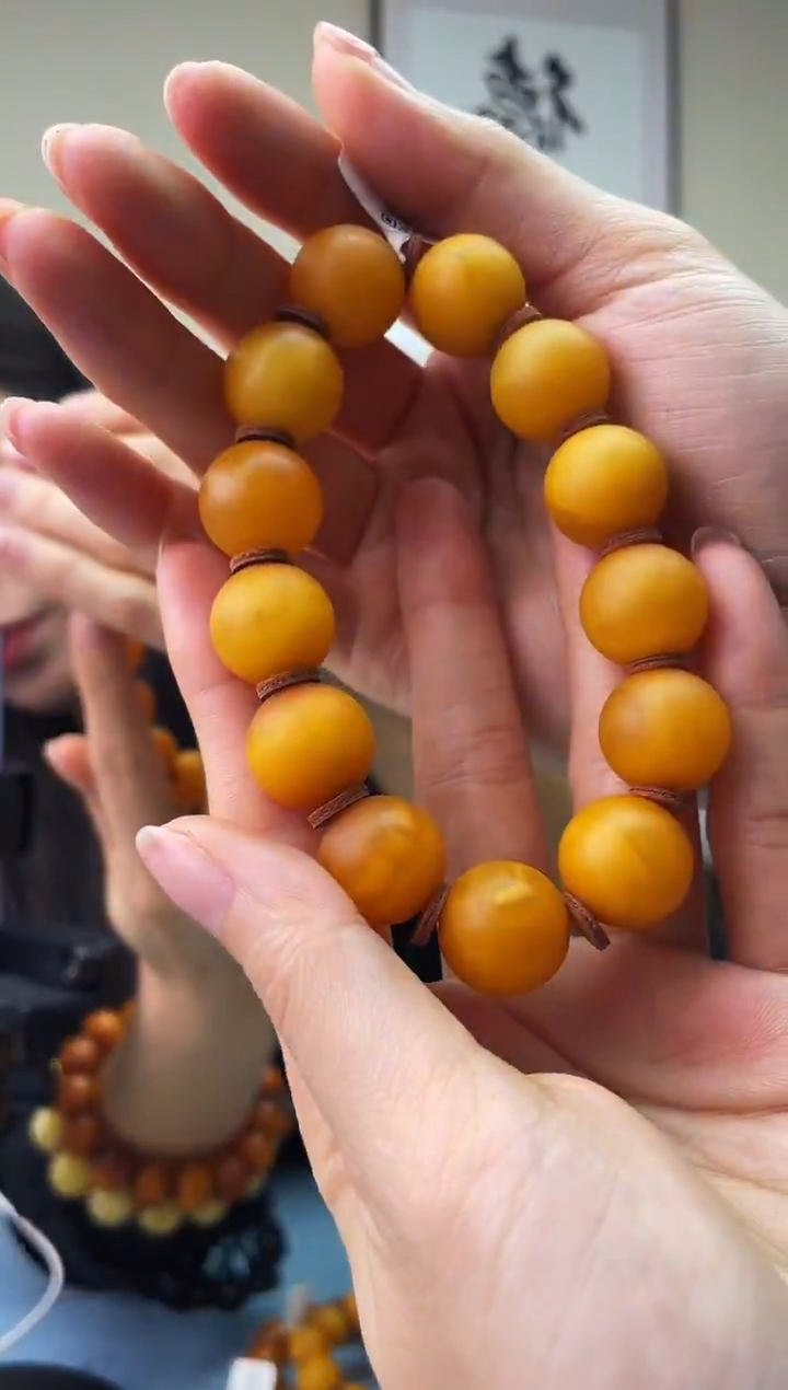 琥珀未镶嵌珠宝奇石T030 16假一罚十，多样性发一件