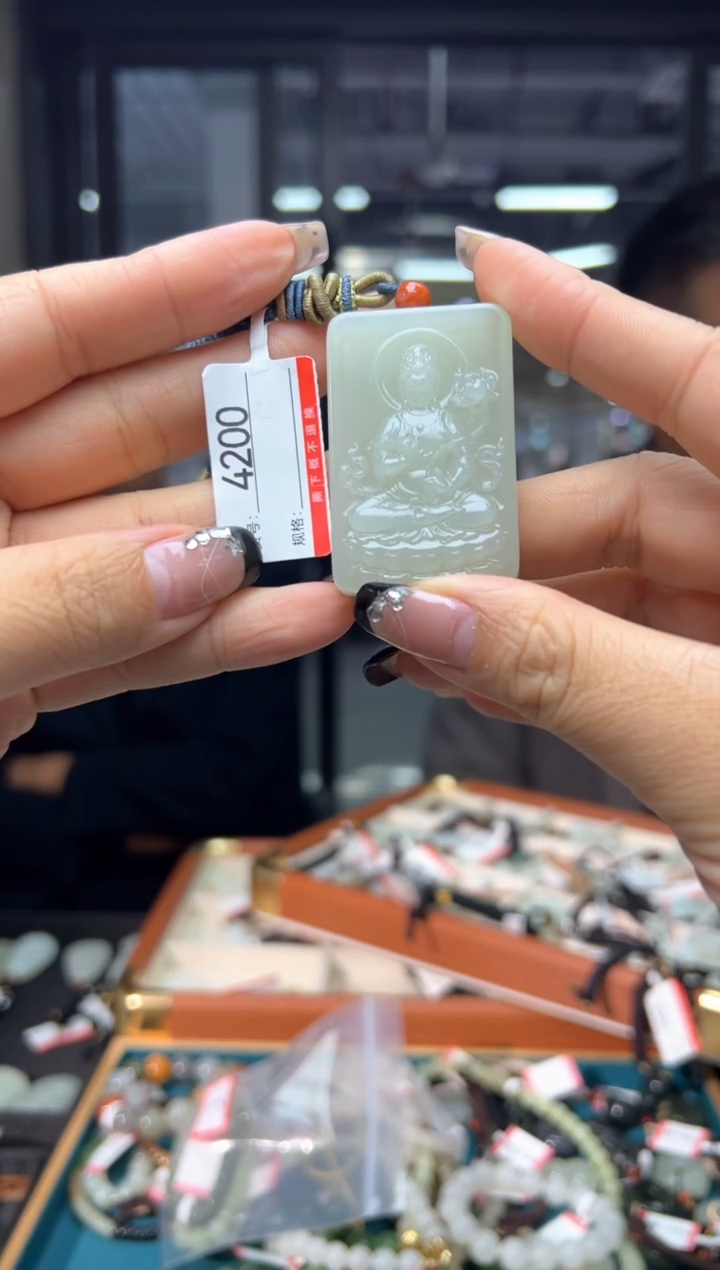 颈饰未镶嵌和田玉1