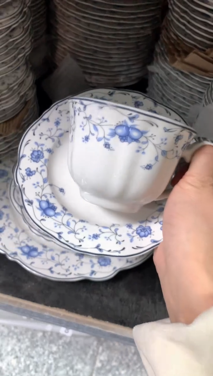 【闪购商品】瓷片陶瓷原单CC202餐具1个