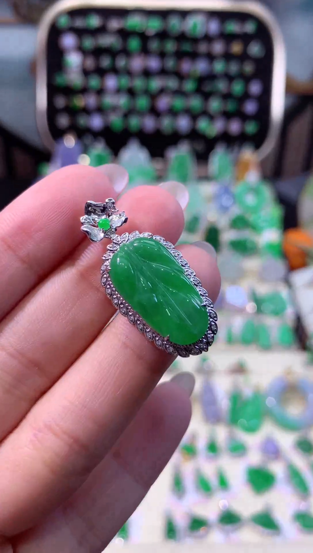 【闪购商品】翡翠颈饰18K金镶嵌缅甸天然A货翡翠