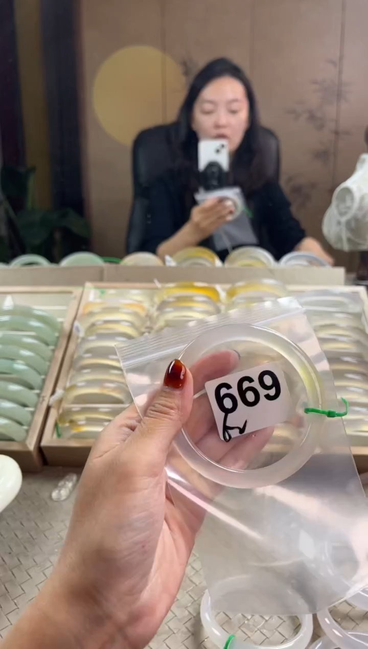 手镯玛瑙/玉髓未镶嵌669