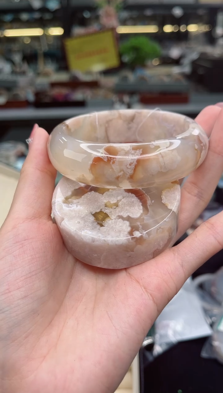 【闪购商品】石英质玉手镯未镶嵌59圈口（赠品镯心）3600210