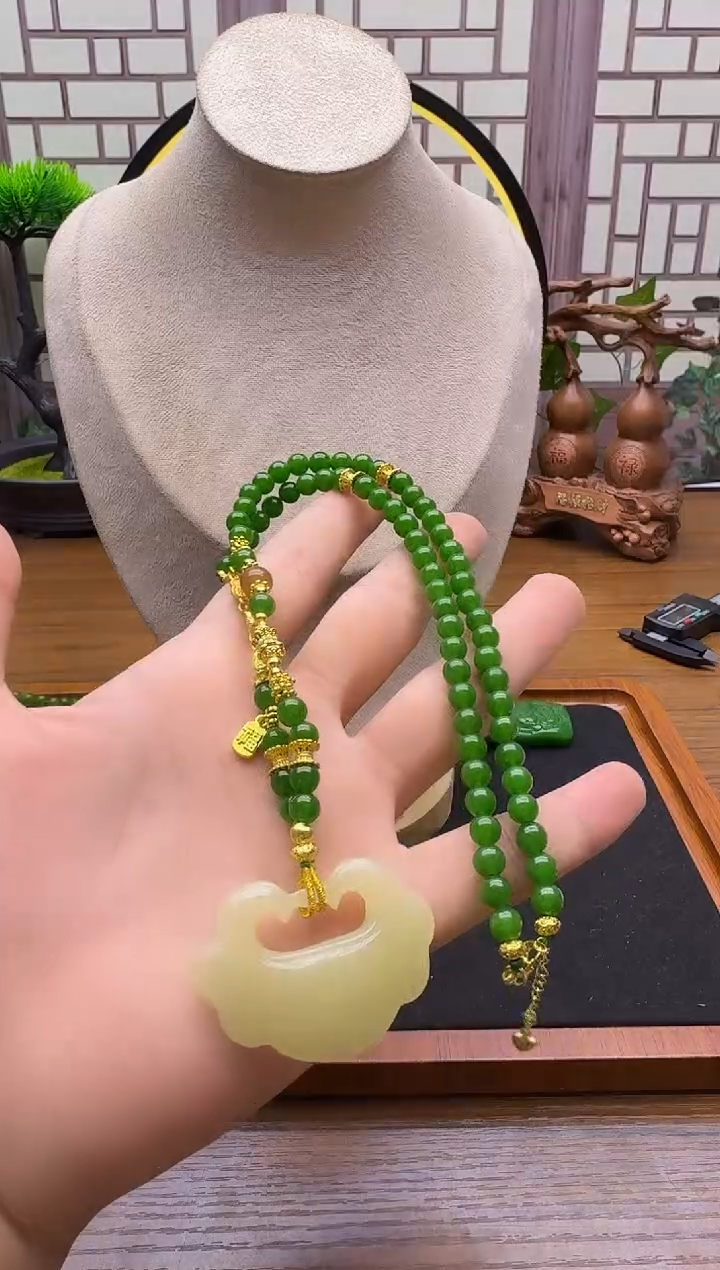 颈饰14K金镶嵌和田玉L88         