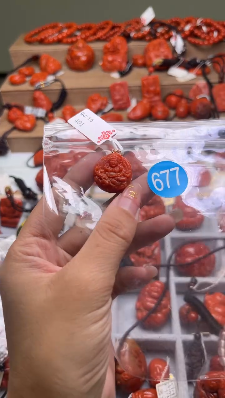 【闪购商品】南红玛瑙珠宝奇石未镶嵌677