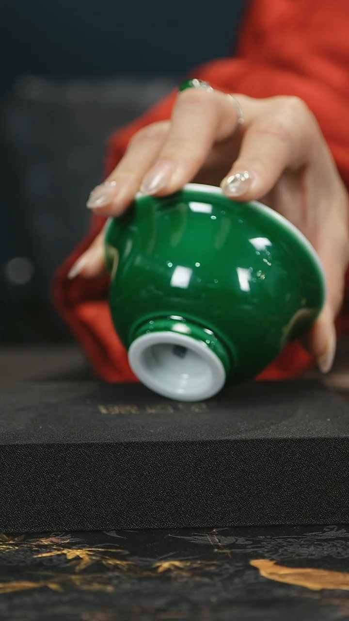 【闪购商品】瓷唐里郎窑绿压手杯