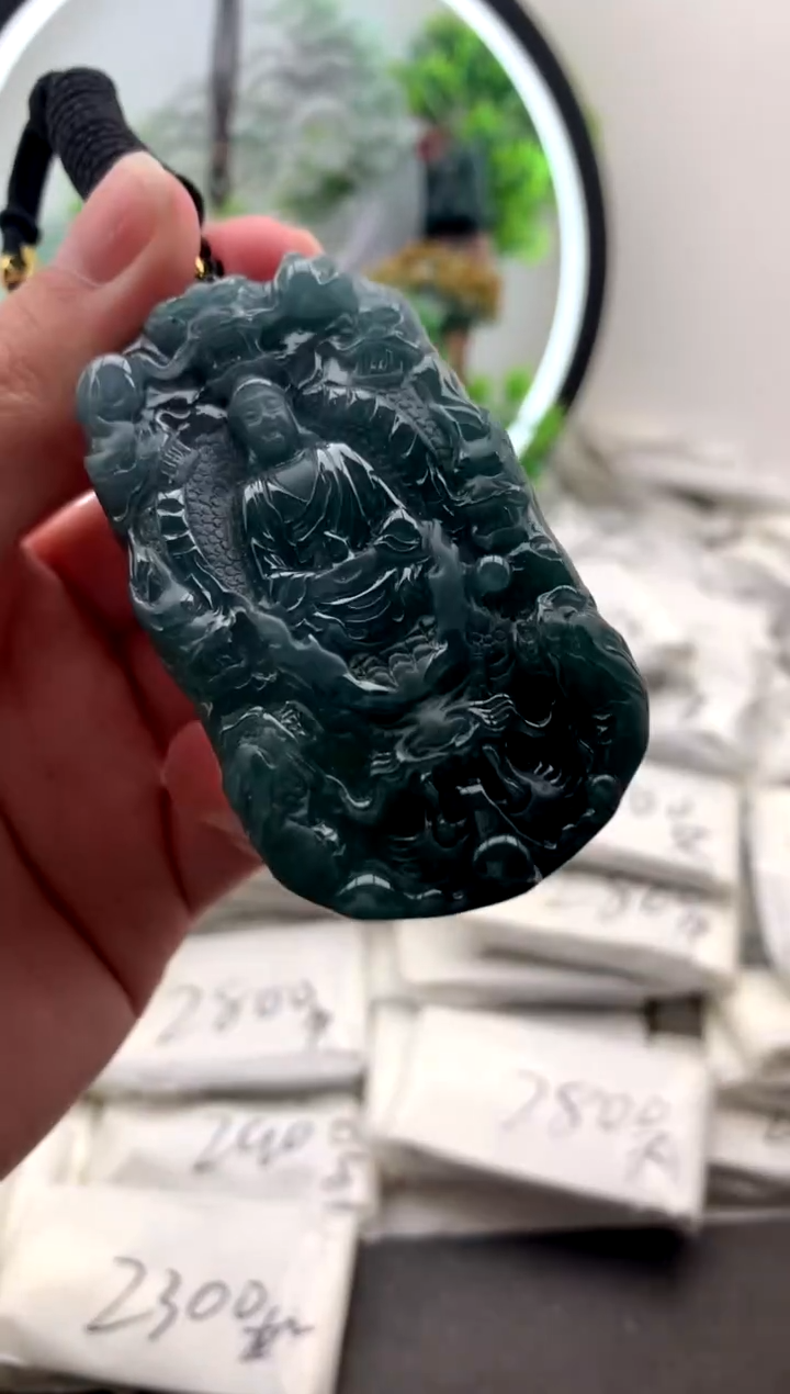 【闪购商品】翡翠颈饰未镶嵌大日如来