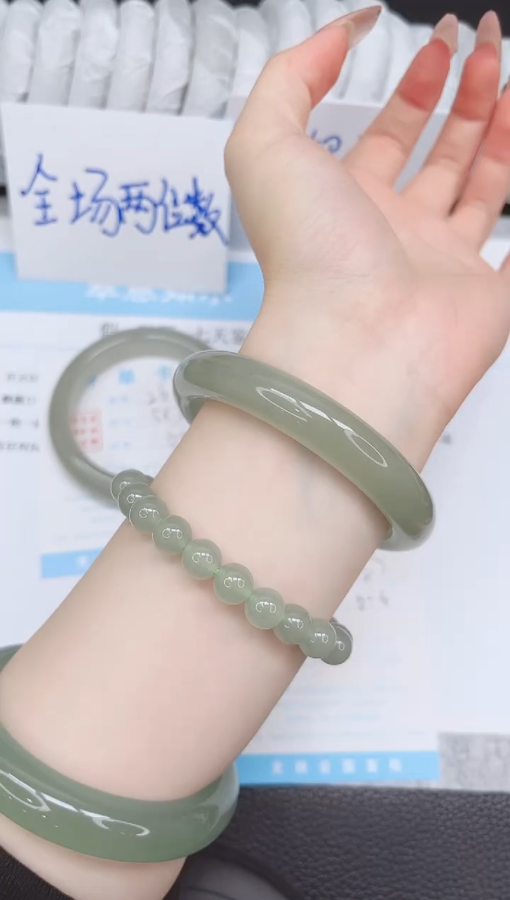 未镶嵌手镯石英质玉27-60.6