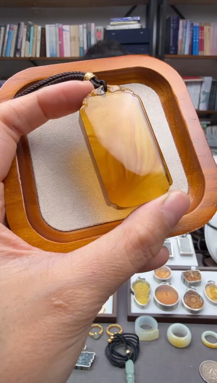 琥珀颈饰未镶嵌无事牌吊坠