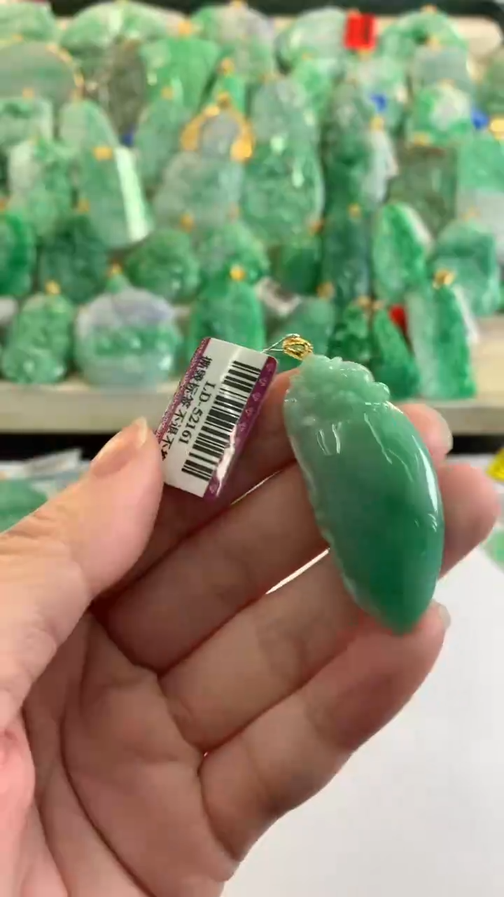 【闪购商品】翡翠吊坠(不含链)18K金镶嵌挂件