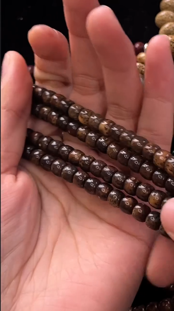 吊坠星月菩提o****你精工级深珀绿皮桶珠6*6.5长串（B）