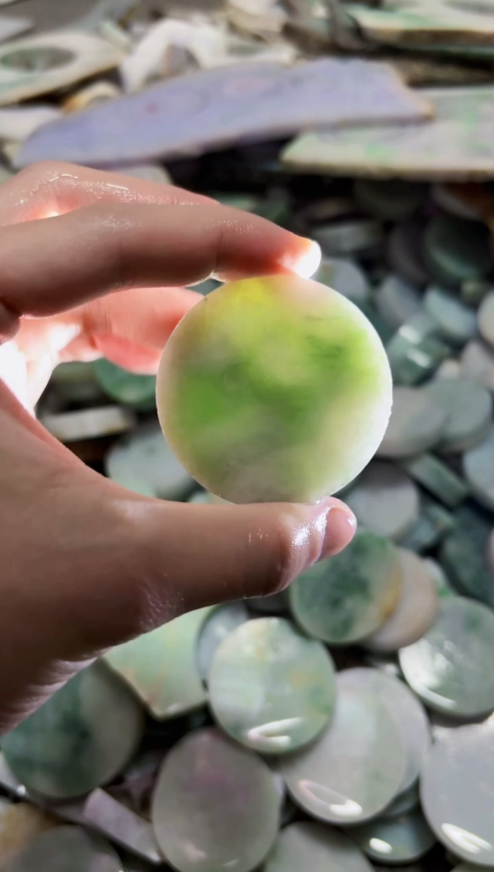 【闪购商品】翡翠颈饰未镶嵌A货吴玉2048