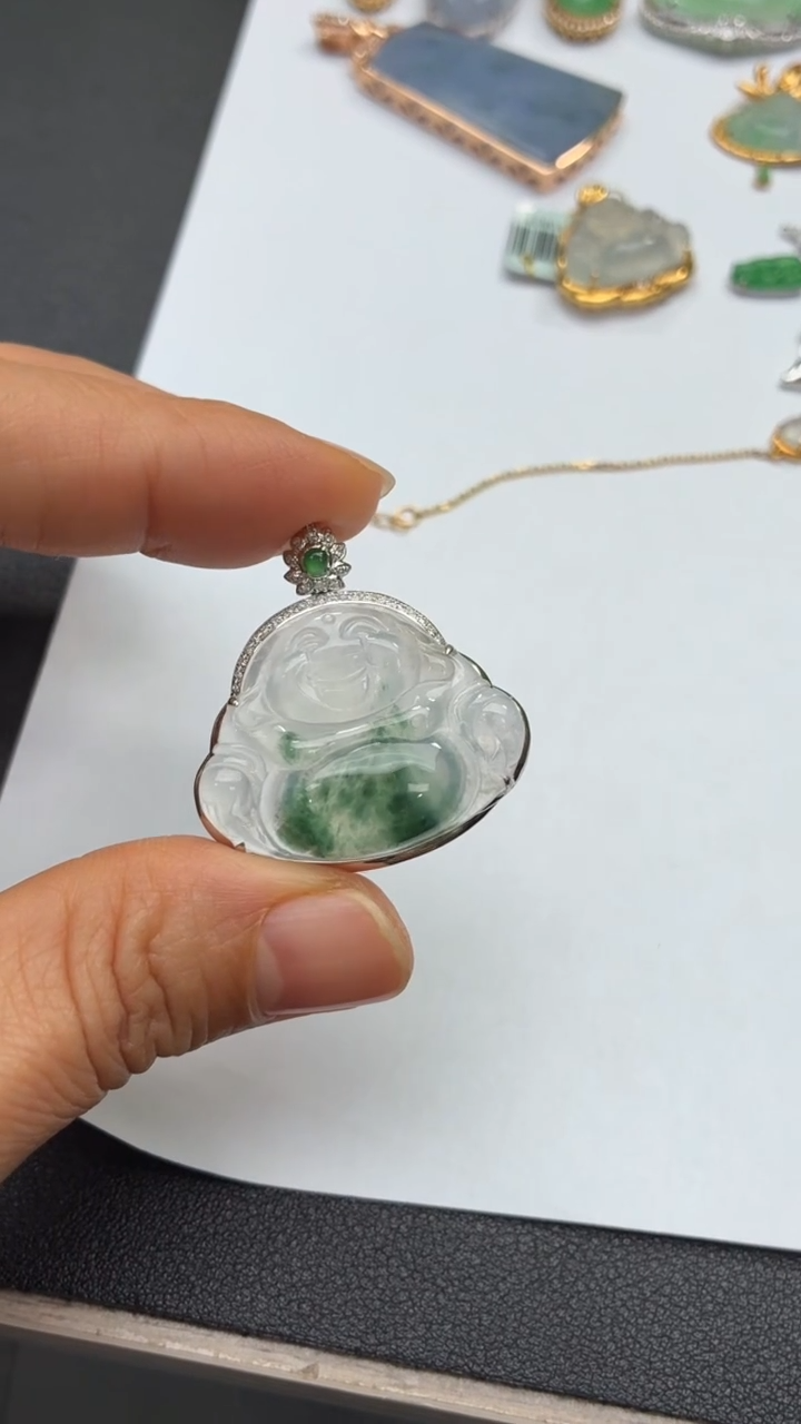颈饰18K金镶嵌翡翠天然翡翠A货