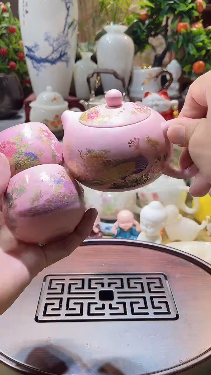 瓷片德艺茶器直播间@@粉紫砂孔雀