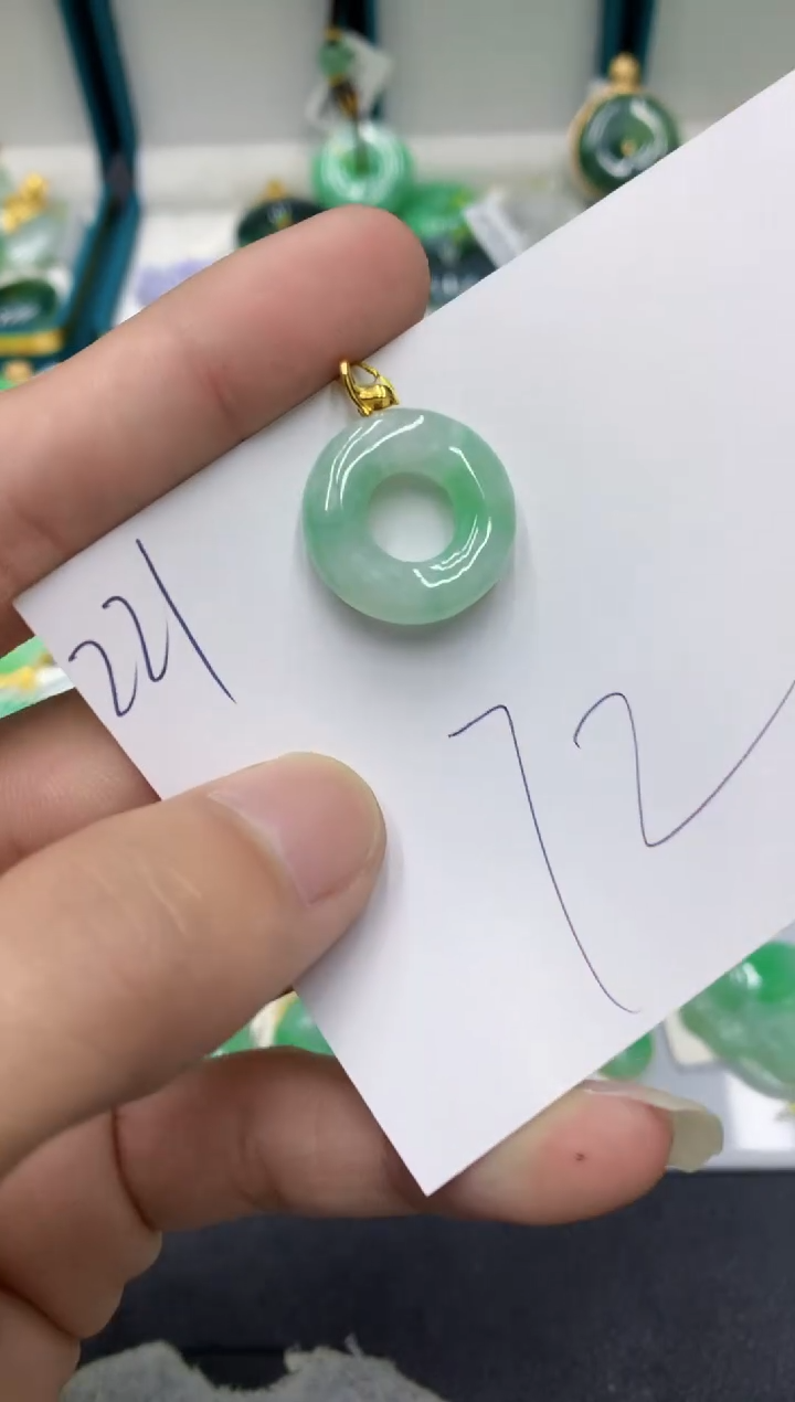 【闪购商品】翡翠颈饰18K金镶嵌翡翠