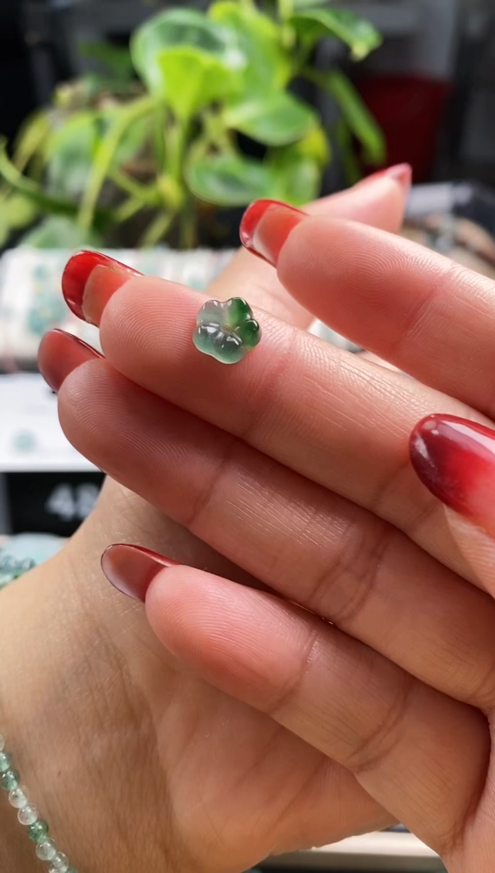 【闪购商品】翡翠散珠小花裸石