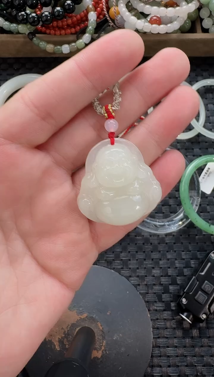 颈饰未镶嵌和田玉佛公