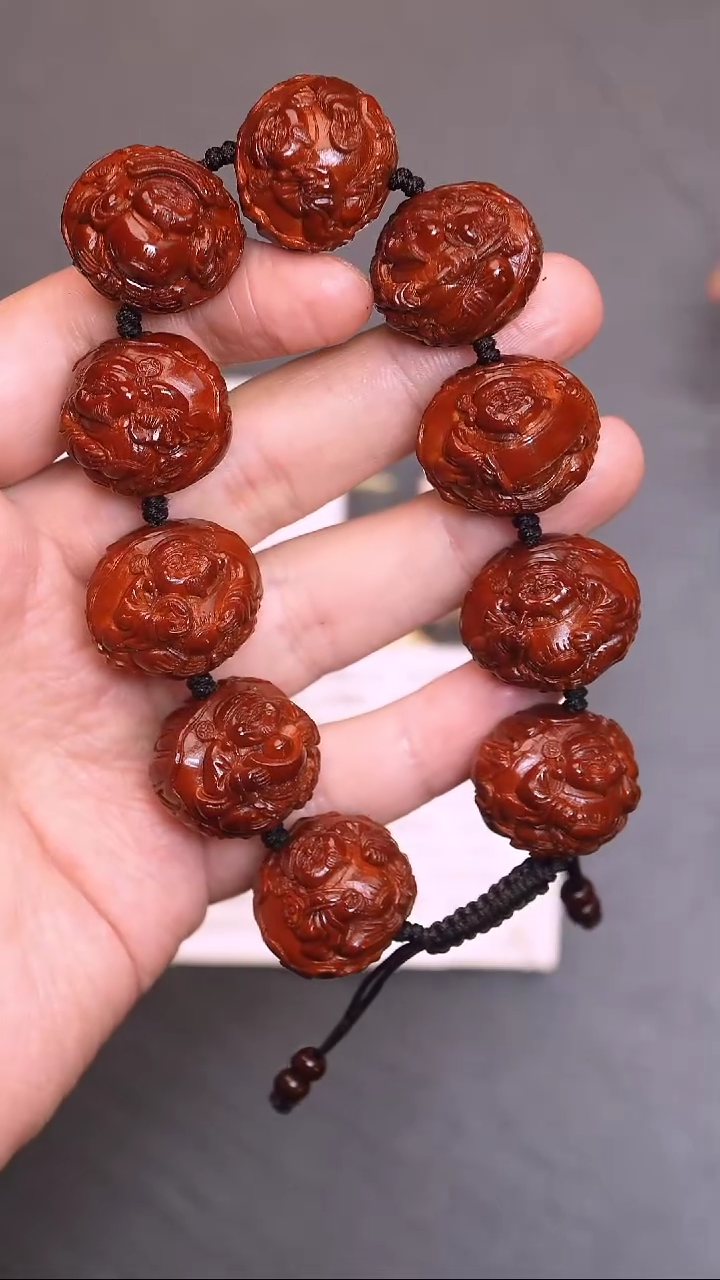 【闪购商品】橄榄核吊坠顾永芳荷叶财神25号