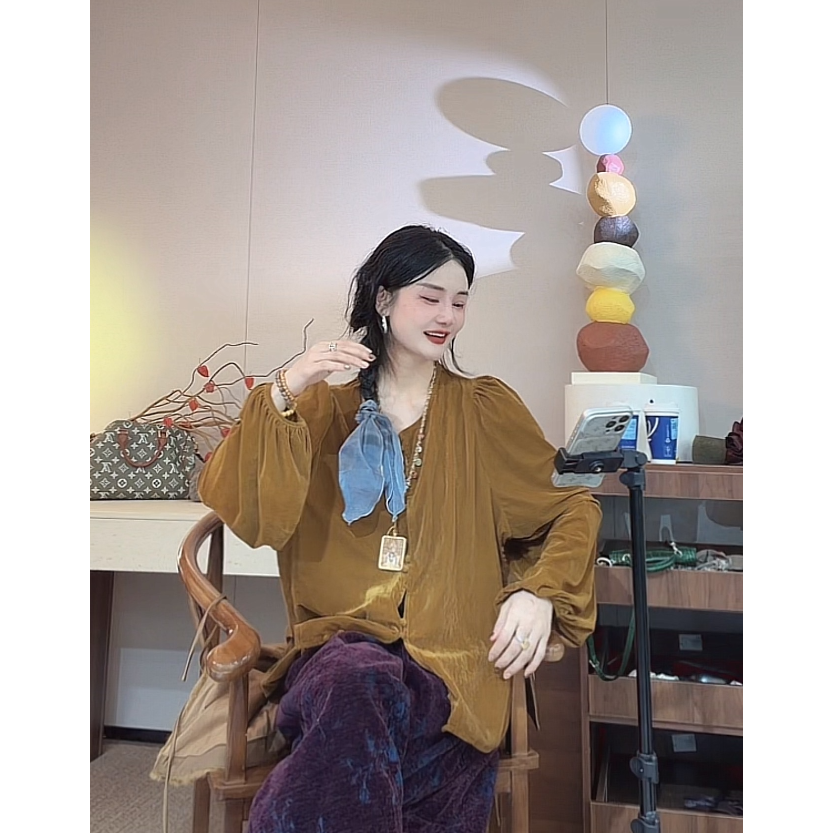 李豆儿 小众定制 收袖子设计丝绒压褶垂坠显瘦灯笼袖叠穿上衣