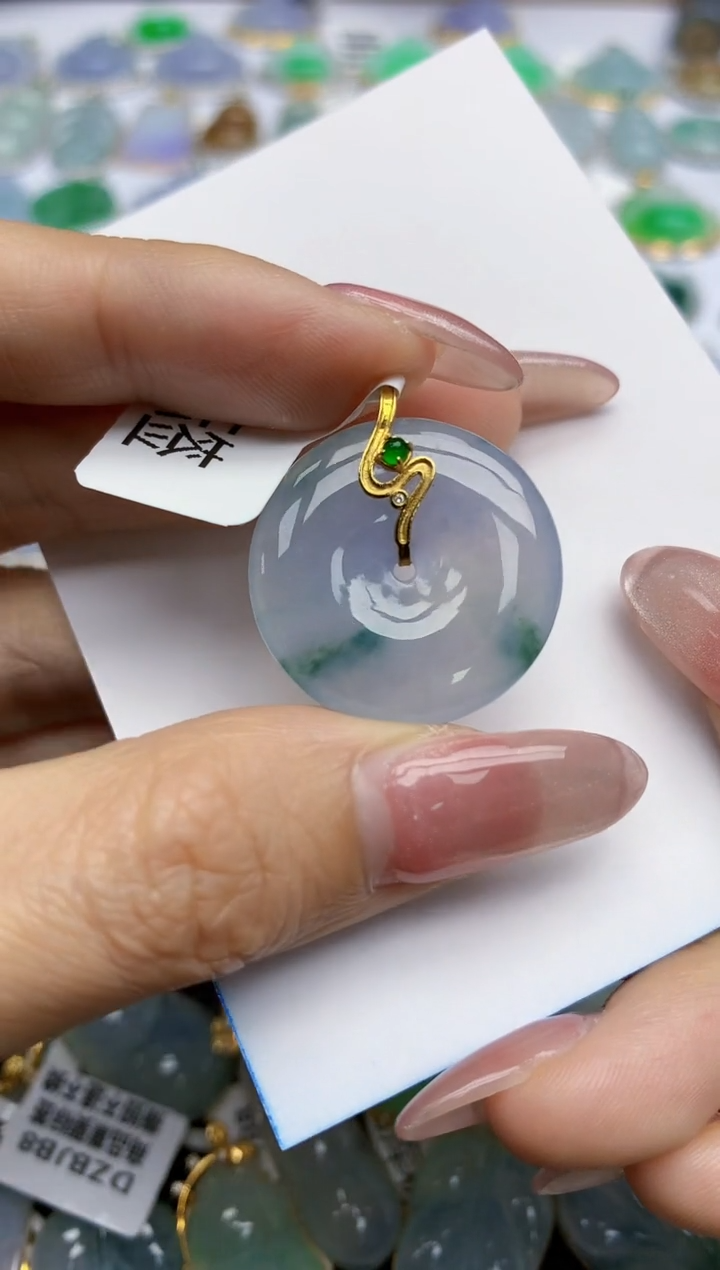 【闪购商品】翡翠挂件18K金镶嵌天然翡翠A货