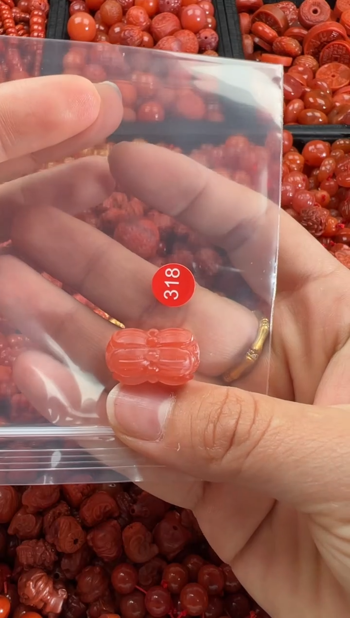 【闪购商品】南红玛瑙颈饰未镶嵌1