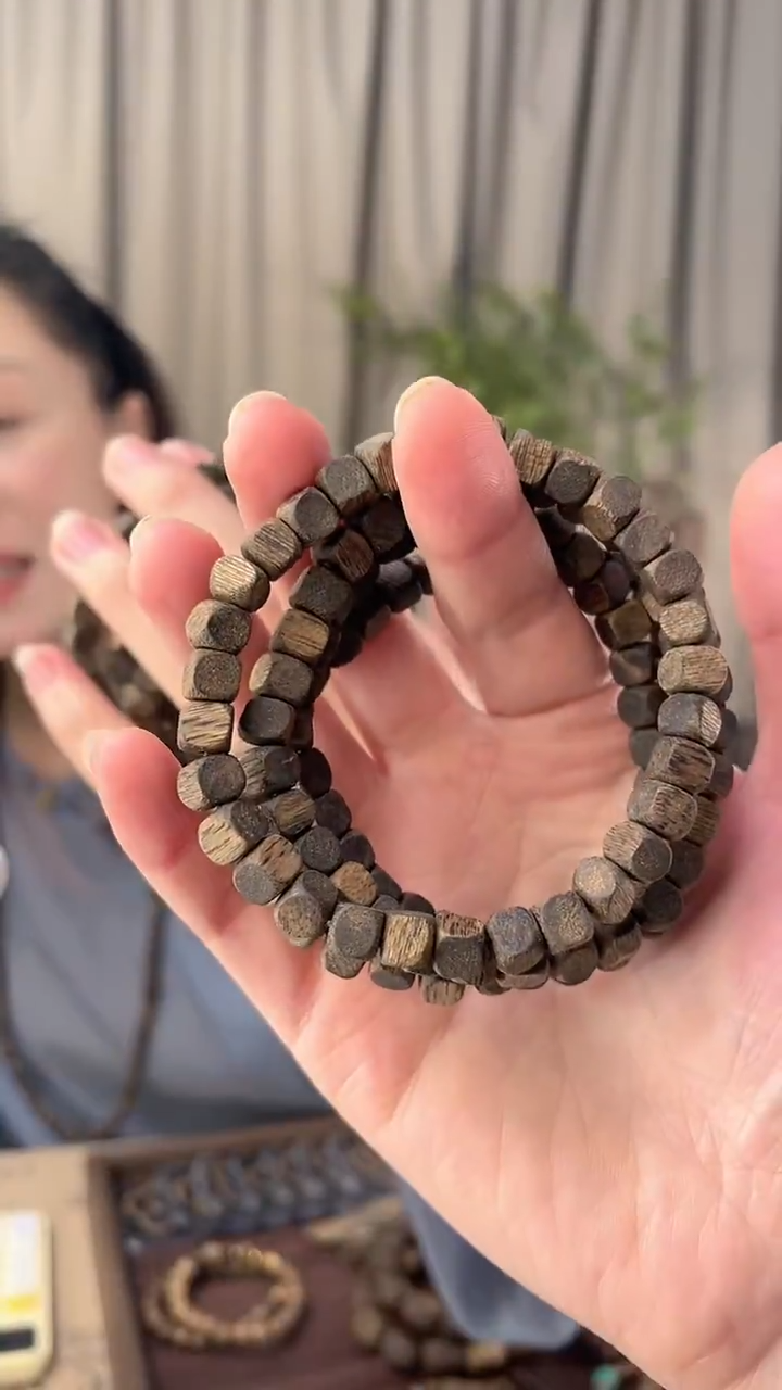 沉香手串天然沉香，假一赔四，多样性发其一