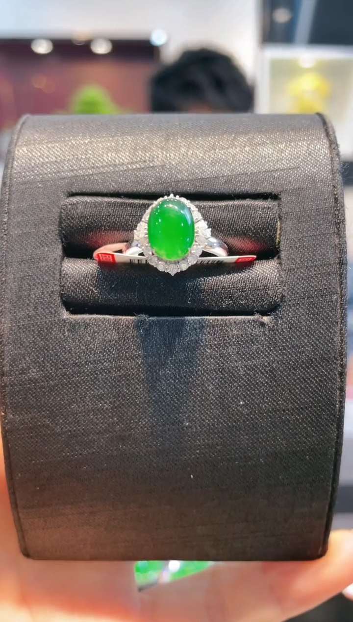 【闪购商品】翡翠18K金镶嵌颈饰A109天然A货翡翠戒指