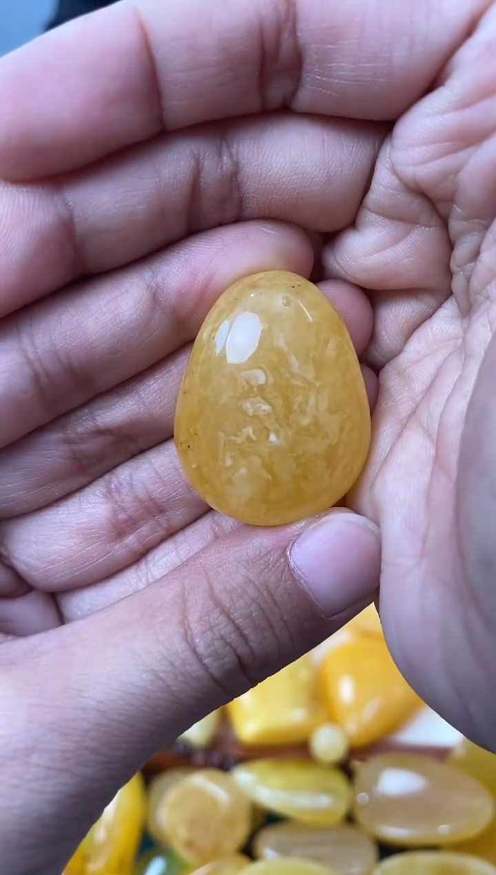 【闪购商品】琥珀裸石未镶嵌天然琥珀蜜蜡水滴