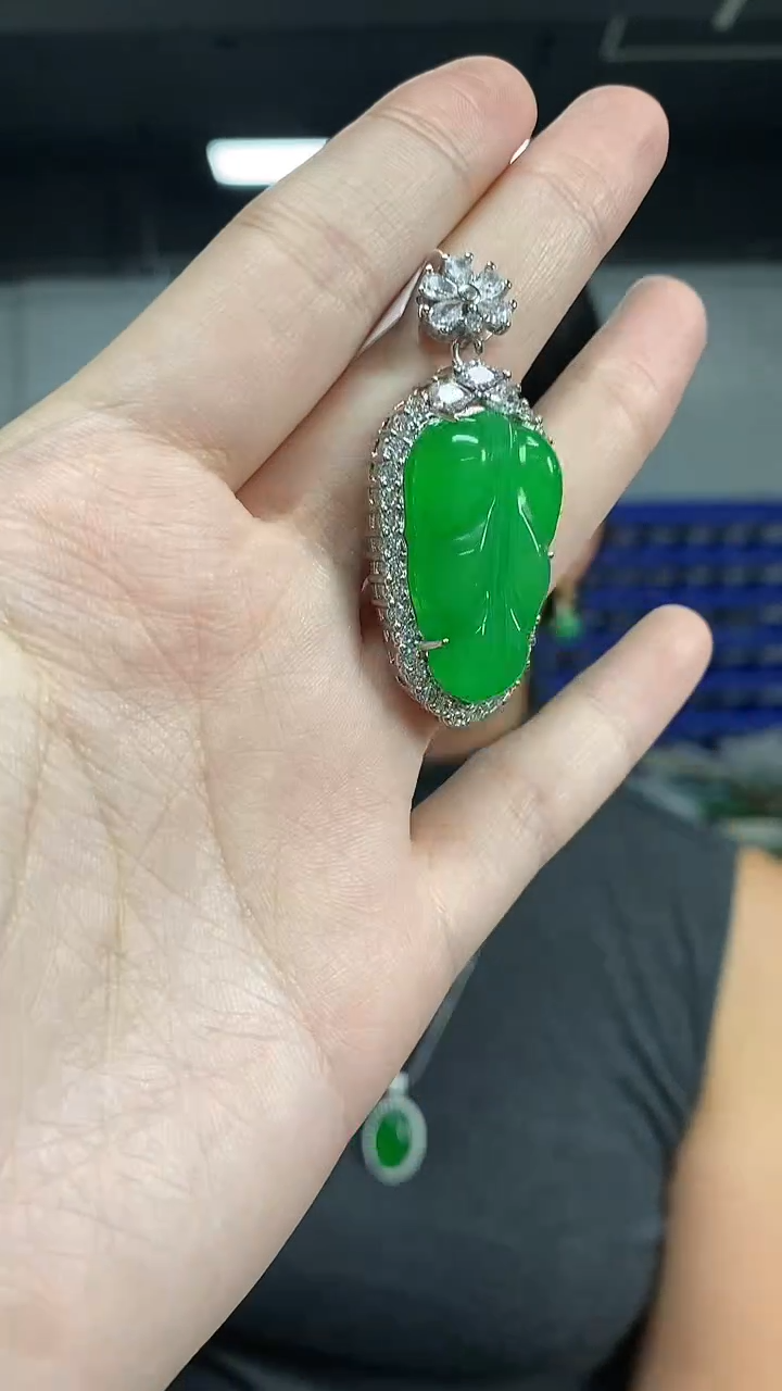 颈饰未镶嵌翡翠多样性发其一颜色微差