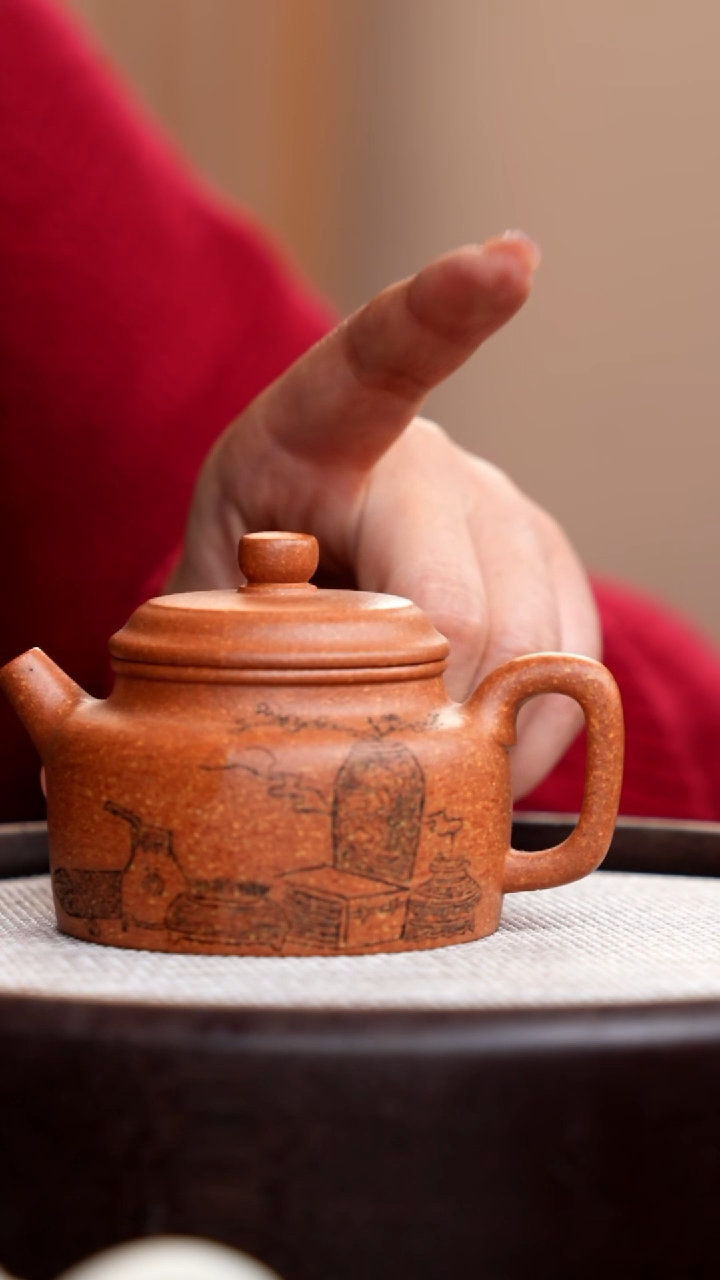 【闪购商品】紫砂茶壶琥珀金砂小德钟刻清供