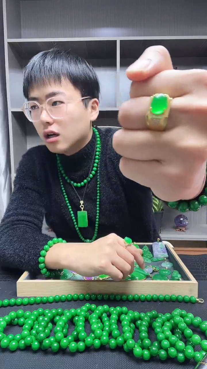 14K金镶嵌戒指翡翠戒指