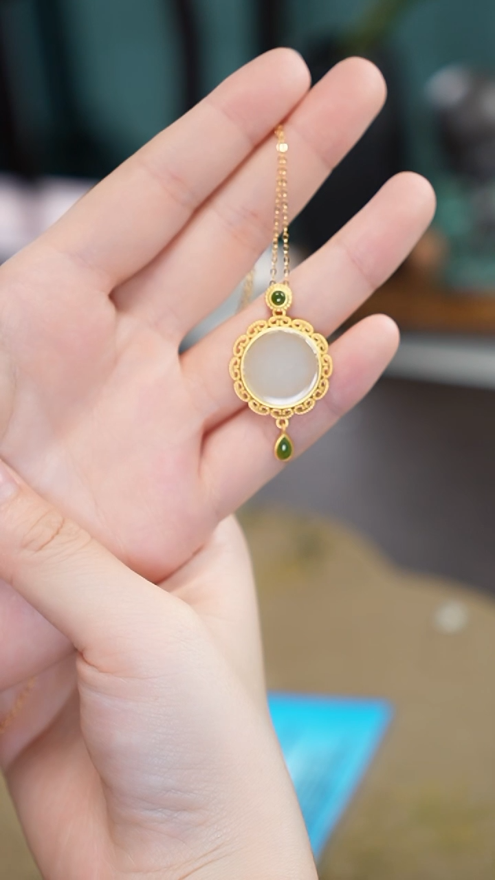 吊坠(赠链)银S925镶嵌和田玉吊坠