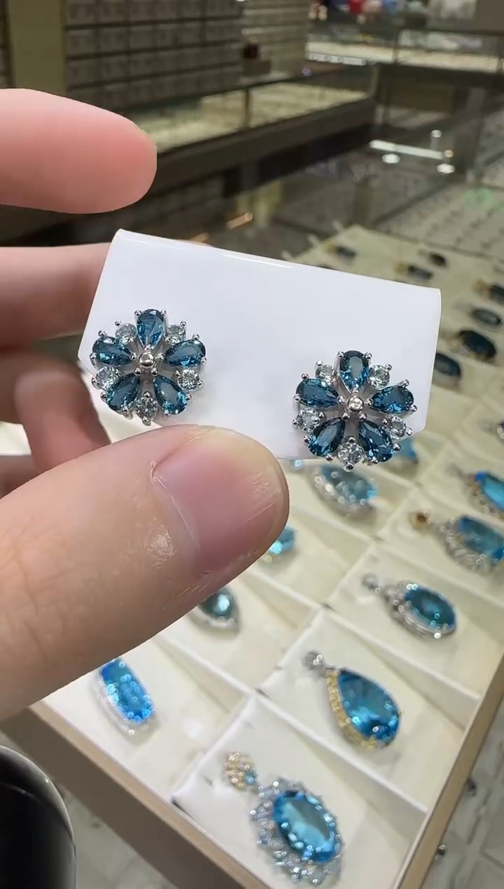 银S925镶嵌托帕石耳饰伦敦蓝12mm
