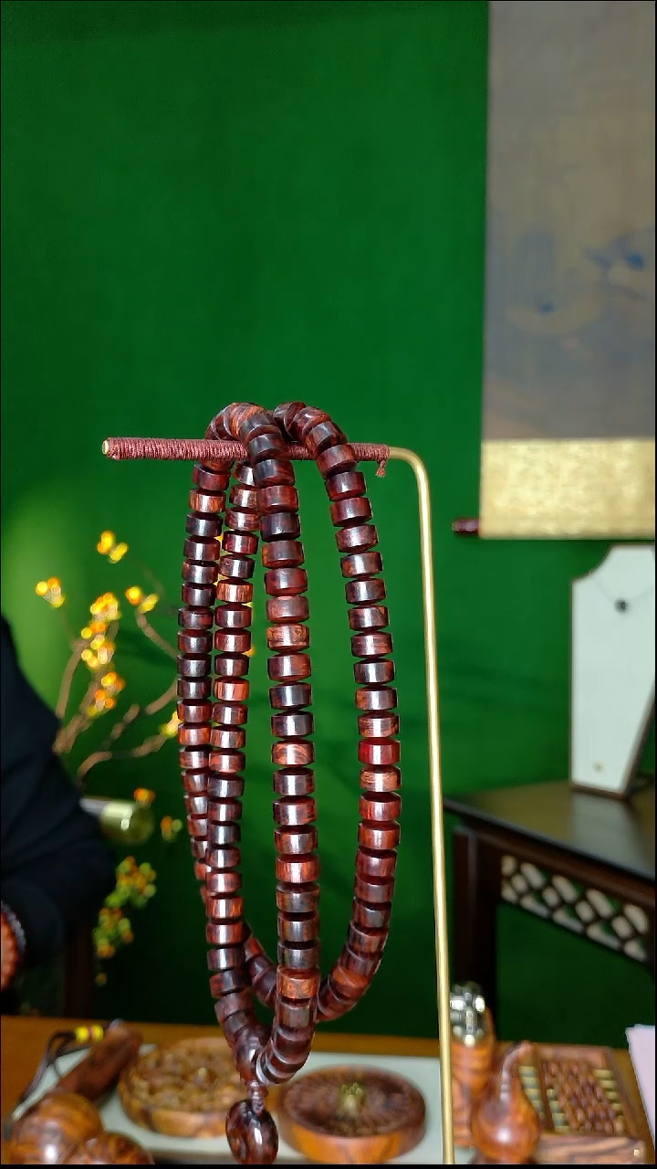 花梨木类海南红降0.6*0.9*108珠 