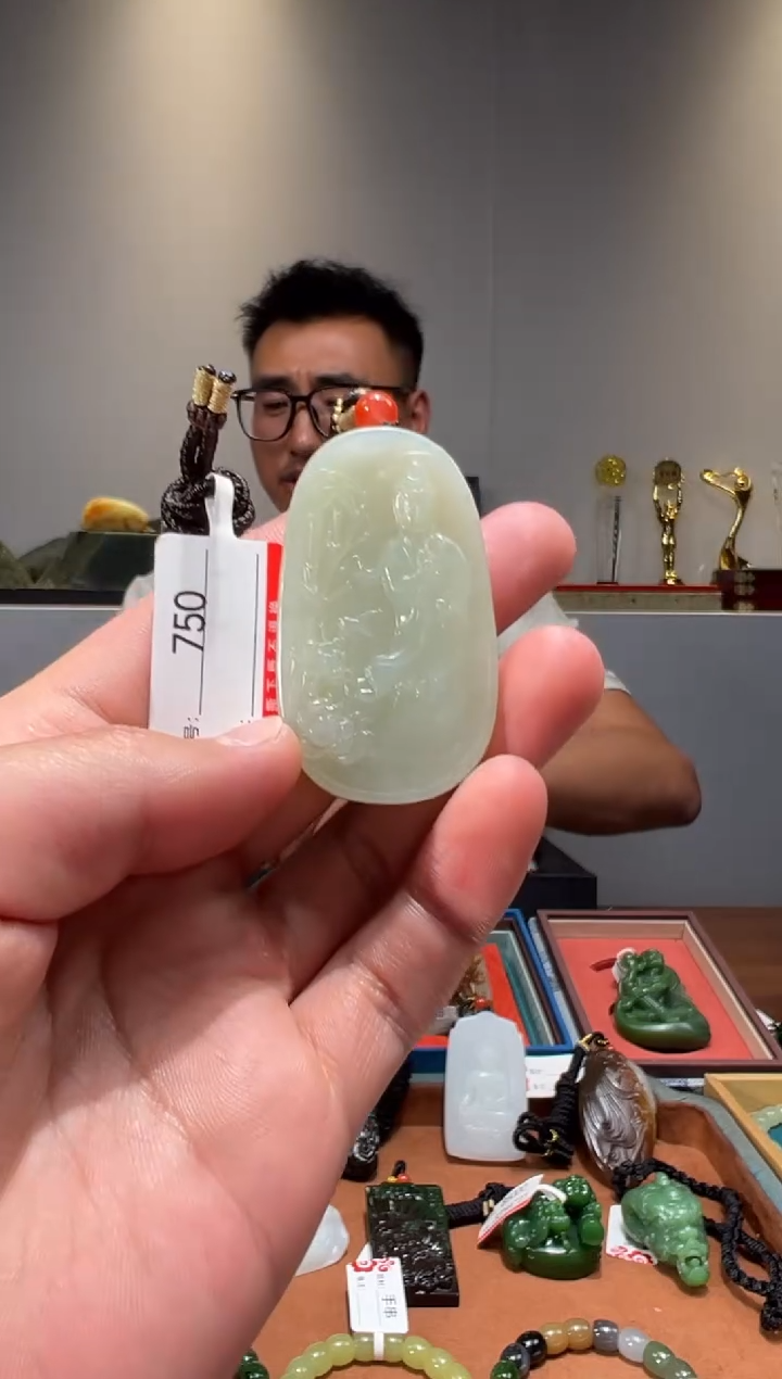 和田玉未镶嵌颈饰1