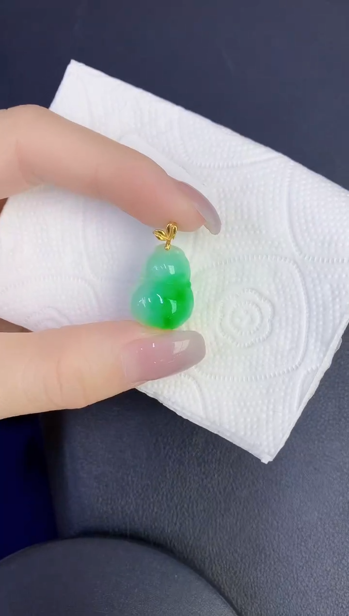 颈饰18K金镶嵌翡翠缅甸天然翡翠A货